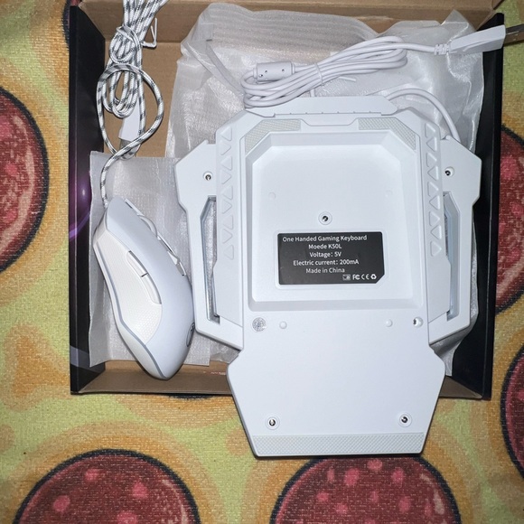 RGB One-Handed Gaming Keyboard & Mouse - Picture 7 of 10